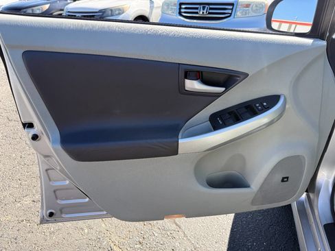 Used 2011 Toyota Prius Four w/ Navigation Pkg image 11