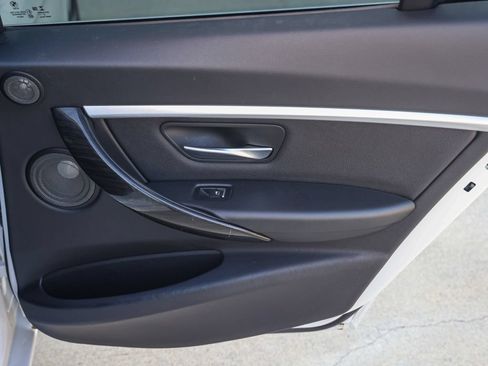 Used 2018 BMW 340i Sedan w/ Premium Package RWD image 18