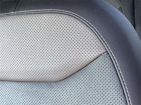 Used 2022 Volkswagen Taos SEL image 17