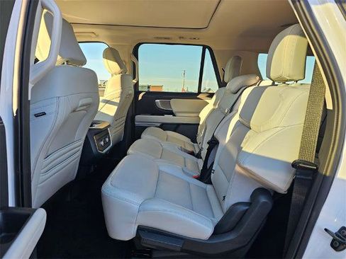 Certified 2025 Ford Expedition Max Platinum image 13