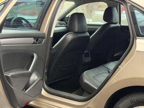 Used 2015 Volkswagen Passat 1.8T S image 7