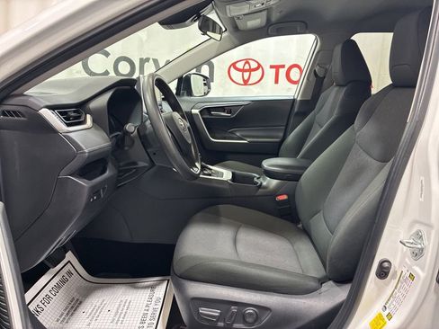 Used 2025 Toyota RAV4 XLE AWD/4WD image 24