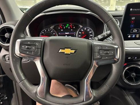 Used 2025 Chevrolet Blazer LT FWD image 20