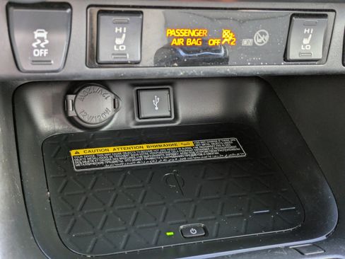 Used 2021 Toyota RAV4 XSE image 28