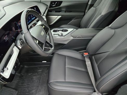 New 2026 Cadillac Optiq Luxury 1 image 11