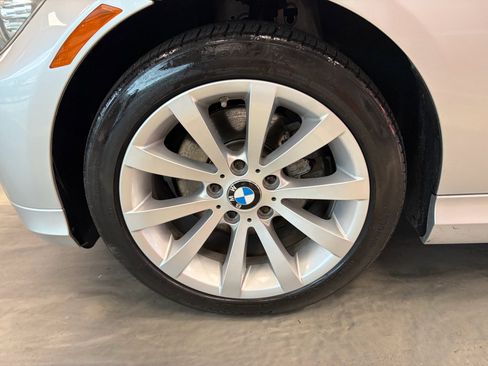 Used 2011 BMW 328i xDrive Sedan AWD/4WD image 18