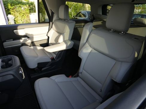 Used 2025 Ford Expedition Active RWD image 26