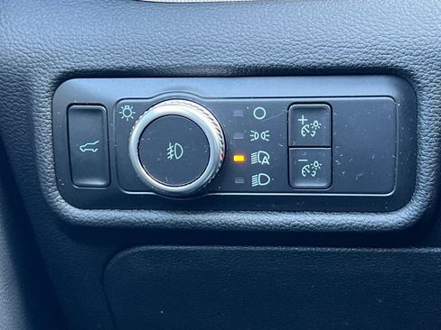 Used 2021 Ford Explorer XLT w/ Equipment Group 202A image 33