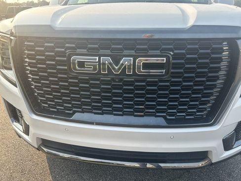Used 2024 GMC Yukon Denali Ultimate AWD/4WD image 10