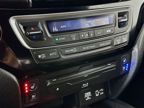 Certified 2022 Honda Pilot Black Edition image 29