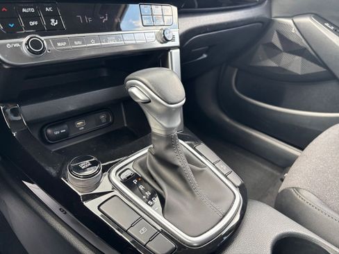 Used 2025 Kia Seltos S FWD image 39