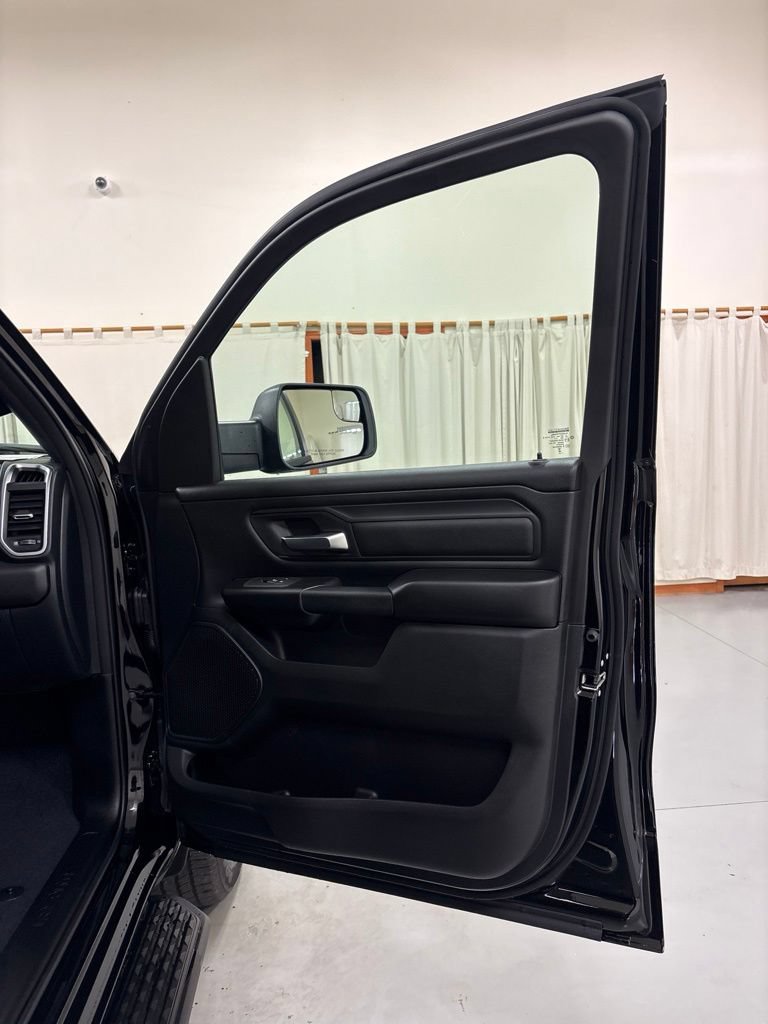 New 2026 RAM 1500 Express AWD/4WD image 27