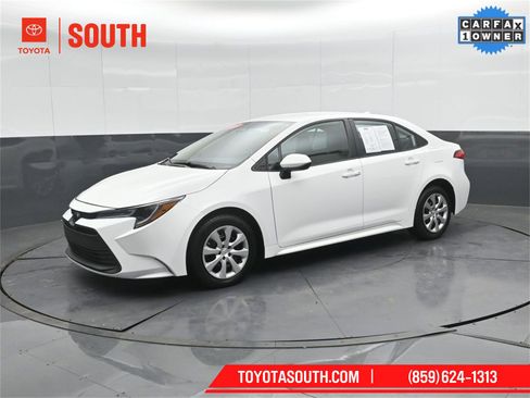 Used 2025 Toyota Corolla LE image 7