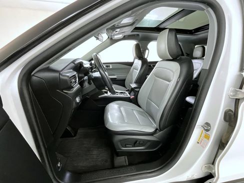 Used 2021 Ford Explorer XLT w/ Equipment Group 202A AWD/4WD image 10