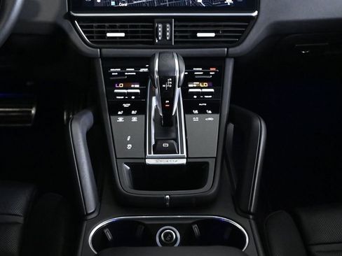 Certified 2023 Porsche Cayenne GTS AWD/4WD image 16