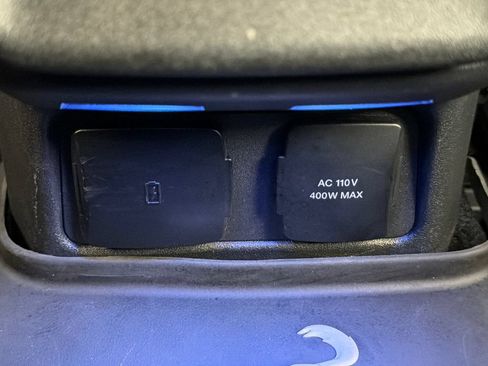 Used 2025 Ford Bronco Heritage Edition AWD/4WD image 32
