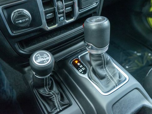 Used 2022 Jeep Wrangler Unlimited Sahara w/ Cold Weather Group image 20