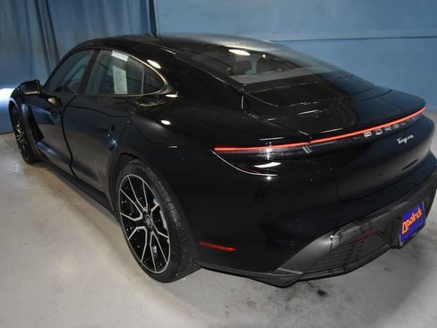 Used 2024 Porsche Taycan image 3