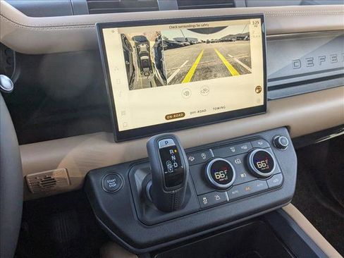Used 2025 Land Rover Defender 110 S image 13