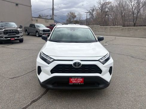 Used 2024 Toyota RAV4 LE AWD/4WD image 9