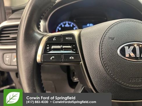 Used 2019 Kia Sorento LX w/ LX Convenience Package image 17