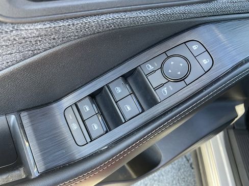 Used 2023 Nissan Rogue SV image 12