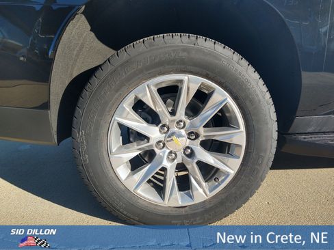 New 2026 Chevrolet Suburban Premier image 14