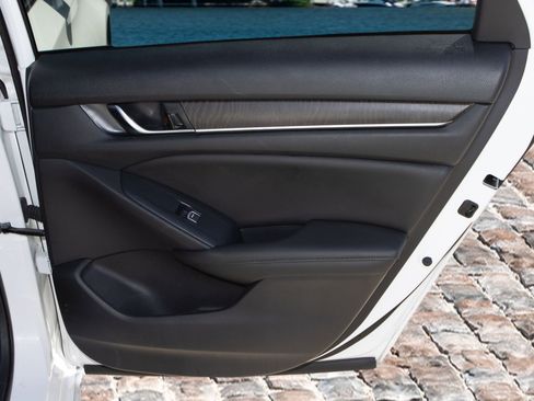 Certified 2019 Honda Accord EX-L image 17