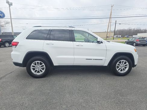 Used 2020 Jeep Grand Cherokee Laredo image 5