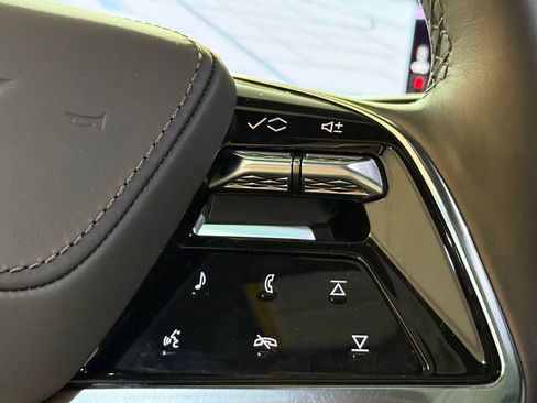 Certified 2025 Cadillac Escalade Sport Platinum w/ LPO, ONYX Package image 34