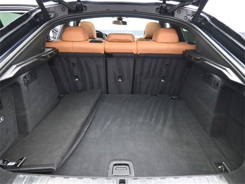 Used 2023 BMW X6 xDrive40i w/ M Sport Package image 16