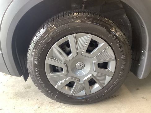 Used 2025 Nissan Kicks S AWD/4WD image 24