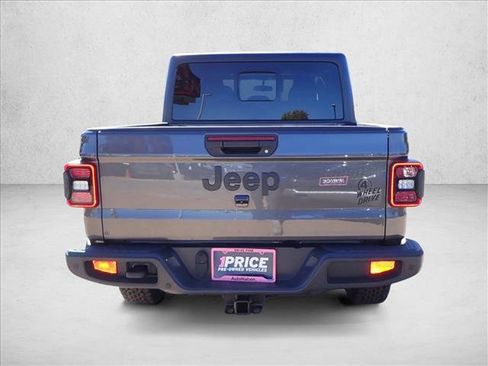 Used 2021 Jeep Gladiator Willys image 3