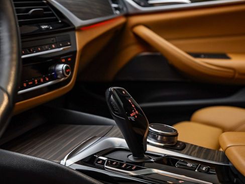 Certified 2023 BMW 540i w/ Premium Package image 25