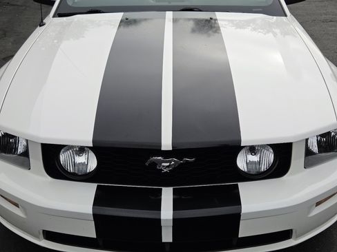 Used 2006 Ford Mustang GT image 37