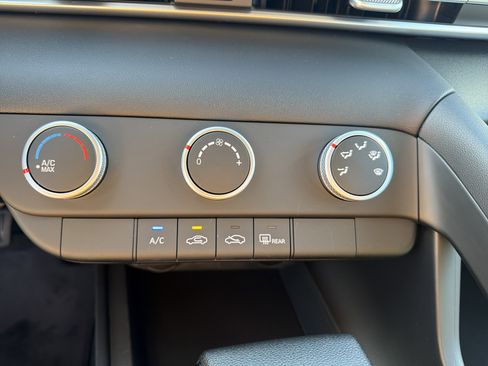 New 2026 Hyundai Elantra SE image 15