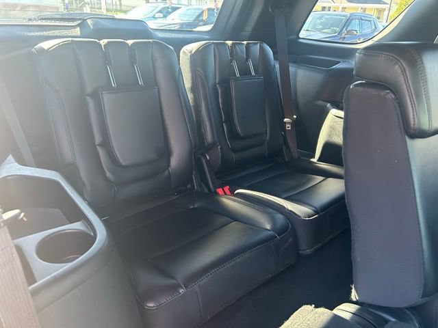 Used 2019 Ford Explorer XLT w/ Equipment Group 202A AWD/4WD image 22