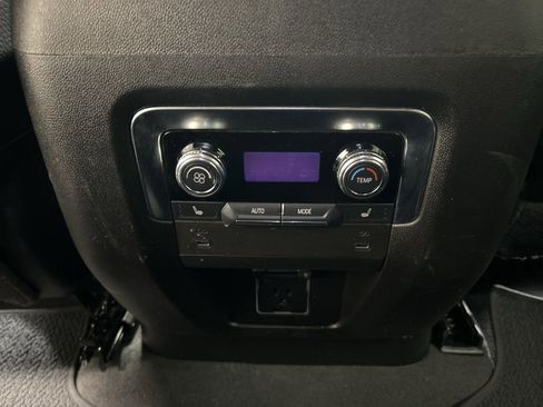 Used 2025 GMC Yukon Denali image 30