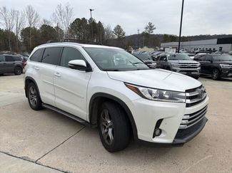 Used 2017 Toyota Highlander Limited Platinum video 3