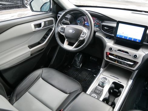 Certified 2023 Ford Explorer XLT w/ Equipment Group 202A image 9