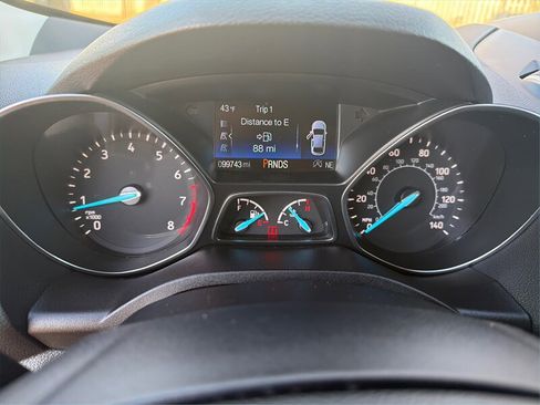 Used 2019 Ford Escape SEL image 15