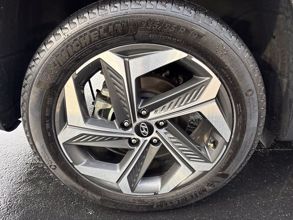 Used 2024 Hyundai Tucson Limited AWD/4WD image 12