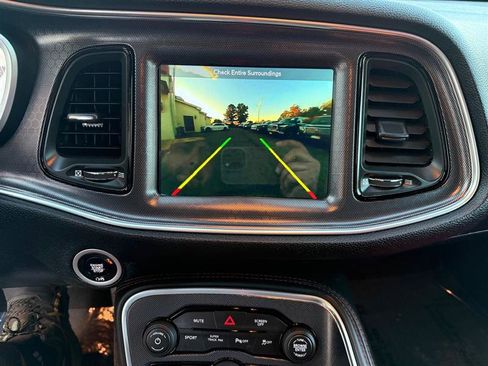 Used 2017 Dodge Challenger R/T Scat Pack w/ Leather Interior Group image 27