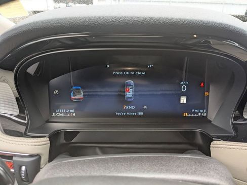 Used 2025 Lincoln Corsair Premiere w/ Equipment Group 101A image 15