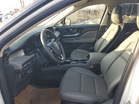 New 2026 Lincoln Corsair Premiere image 12