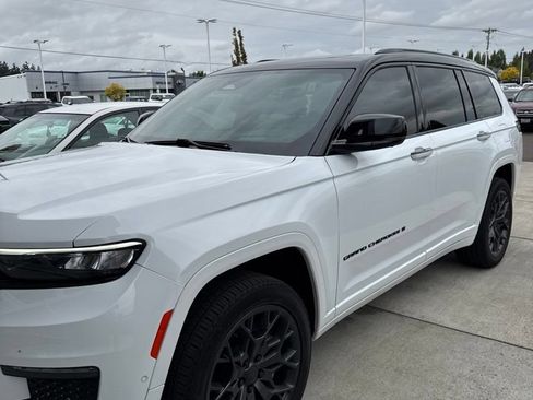 Used 2025 Jeep Grand Cherokee L Summit AWD/4WD image 8