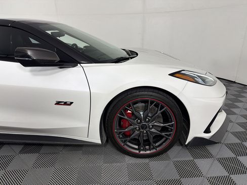 Used 2023 Chevrolet Corvette Stingray Premium Conv w/ Z51 Performance Package RWD image 12