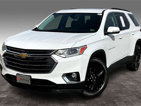 Used 2021 Chevrolet Traverse LT image 3
