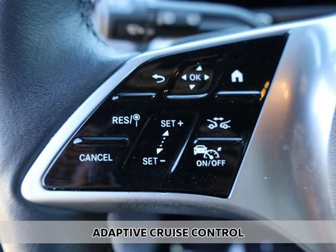 Used 2025 Mercedes-Benz GLB 250 w/ Driver Assistance Package image 4