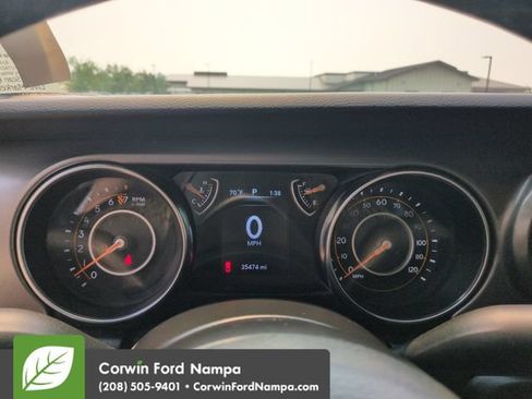 Used 2022 Jeep Gladiator Sport AWD/4WD image 15